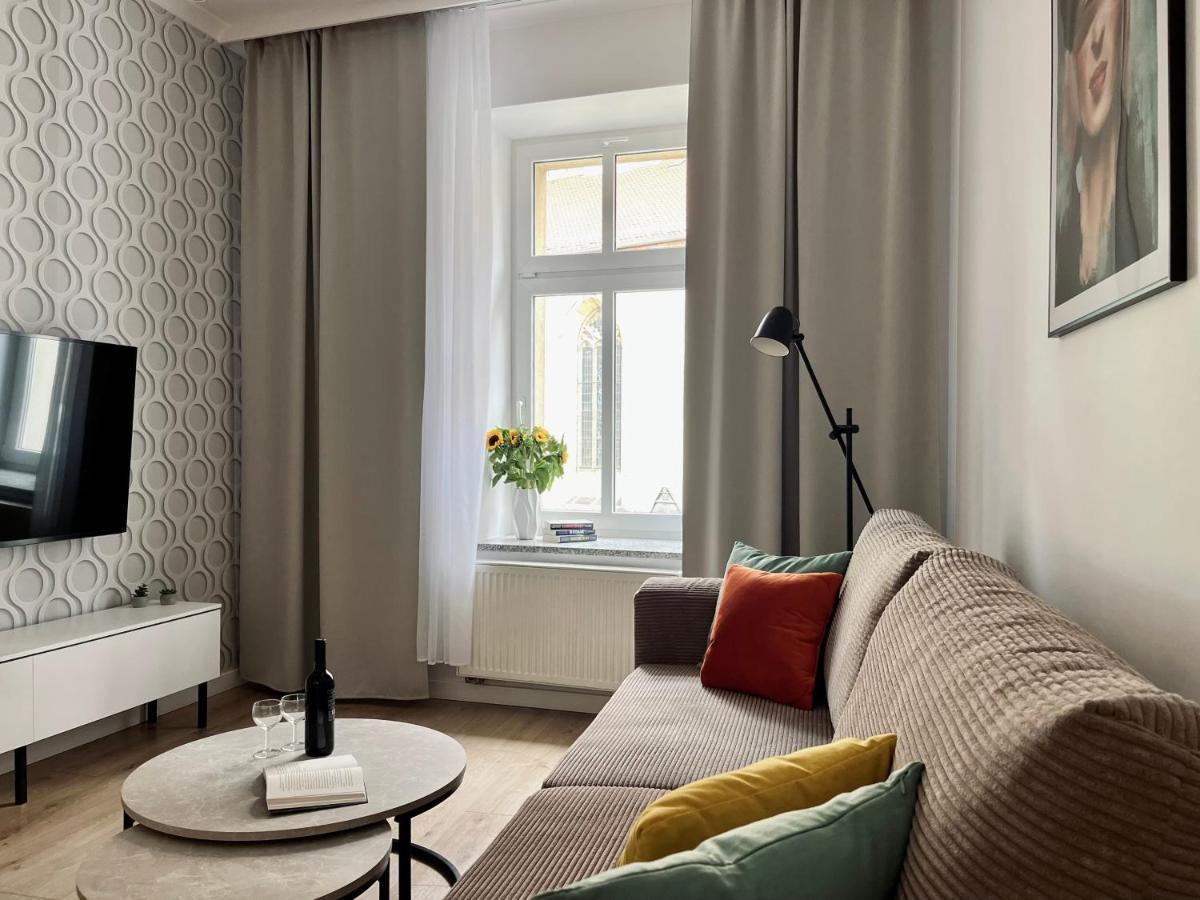 Luna Apartments Еленя-Гура Экстерьер фото