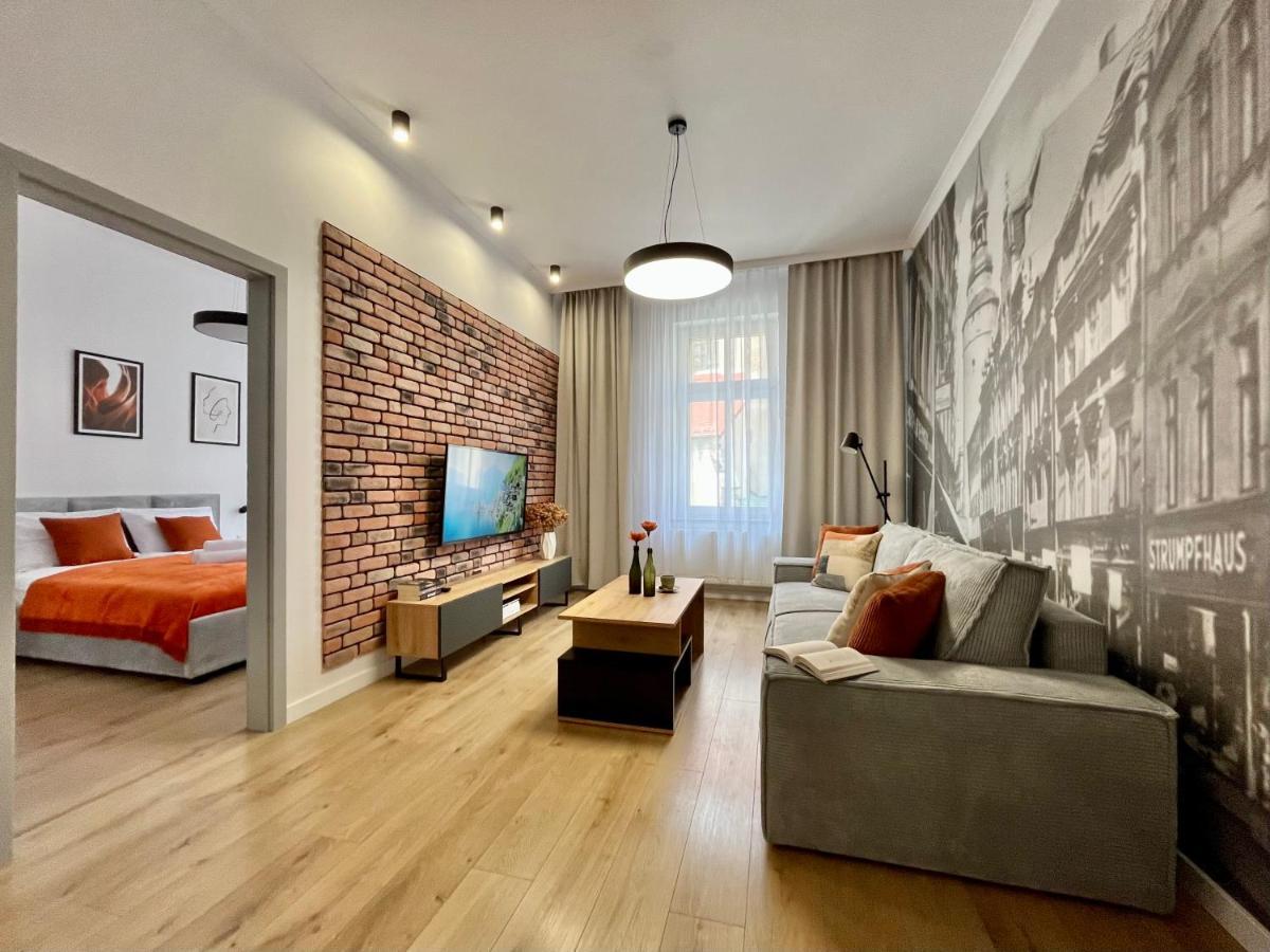 Luna Apartments Еленя-Гура Экстерьер фото