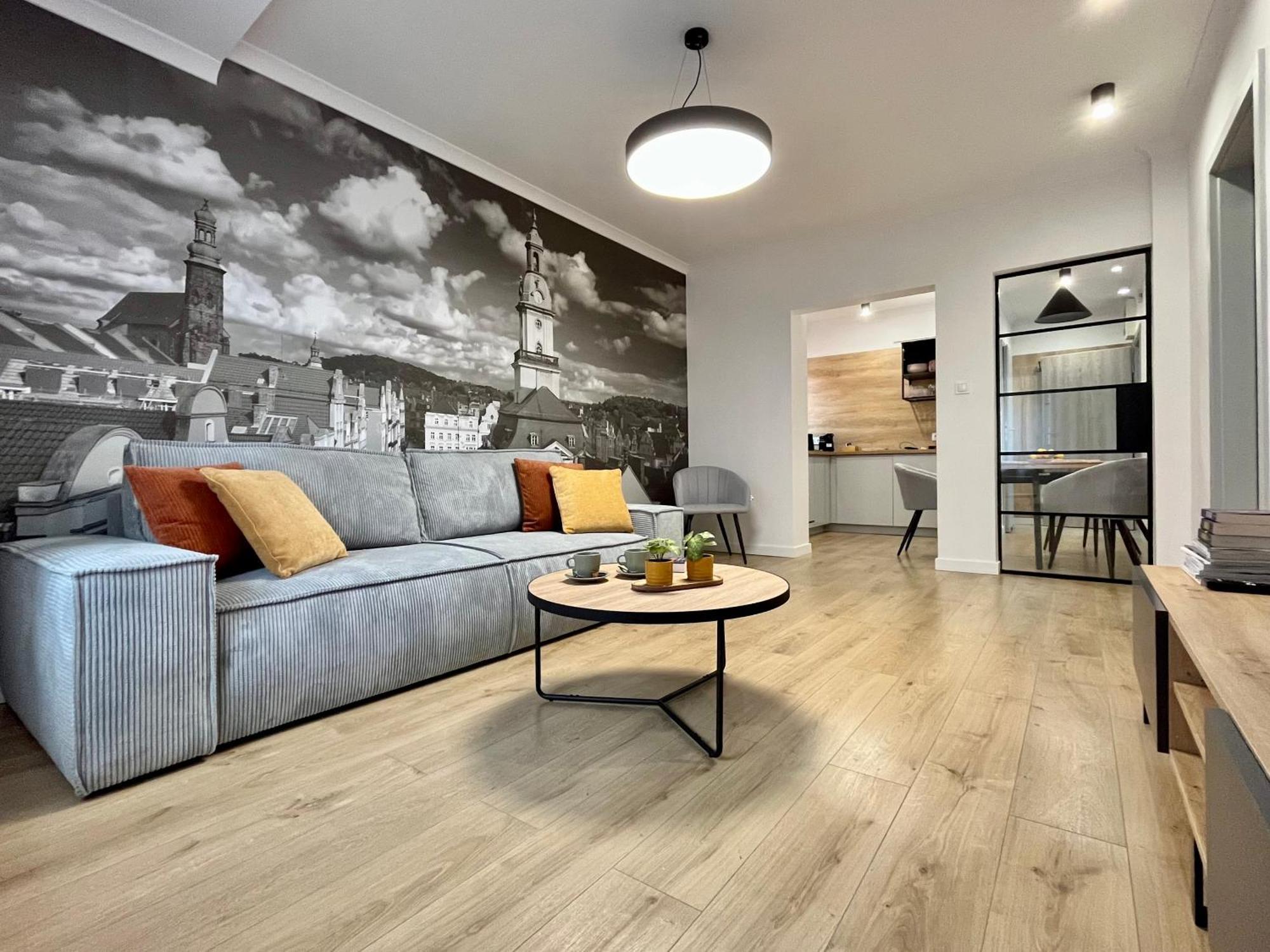 Luna Apartments Еленя-Гура Экстерьер фото