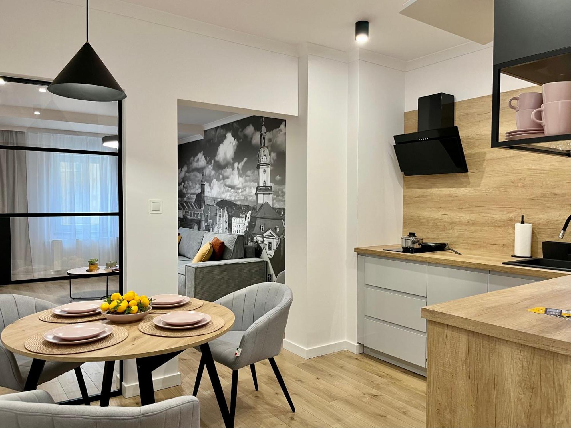 Luna Apartments Еленя-Гура Экстерьер фото