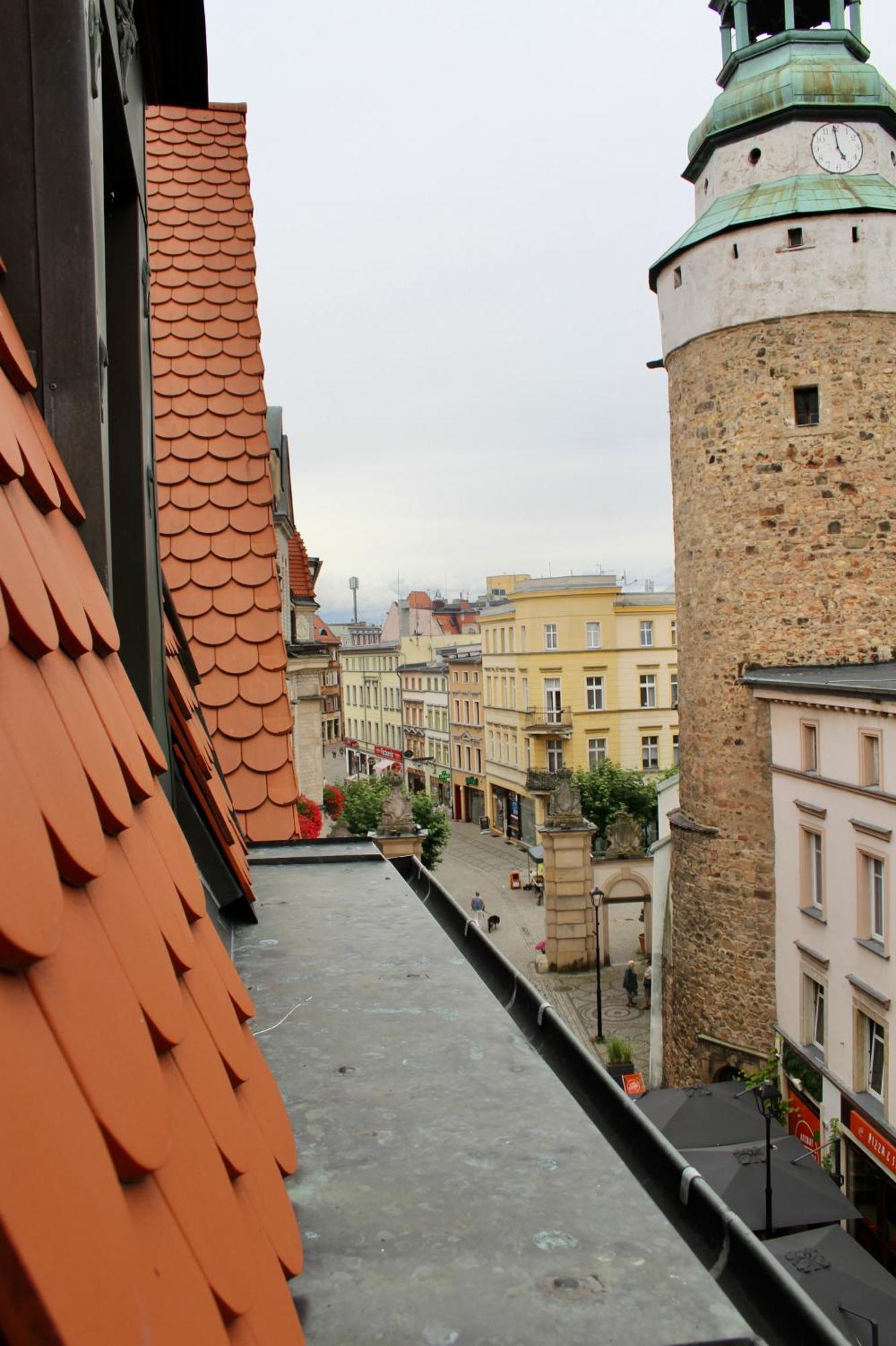 Luna Apartments Еленя-Гура Экстерьер фото