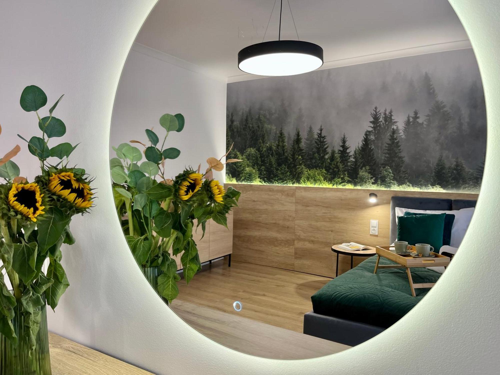 Luna Apartments Еленя-Гура Экстерьер фото