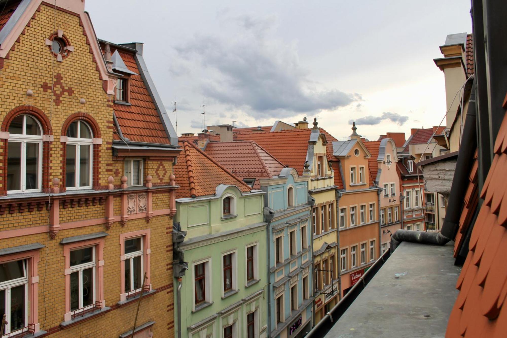 Luna Apartments Еленя-Гура Экстерьер фото