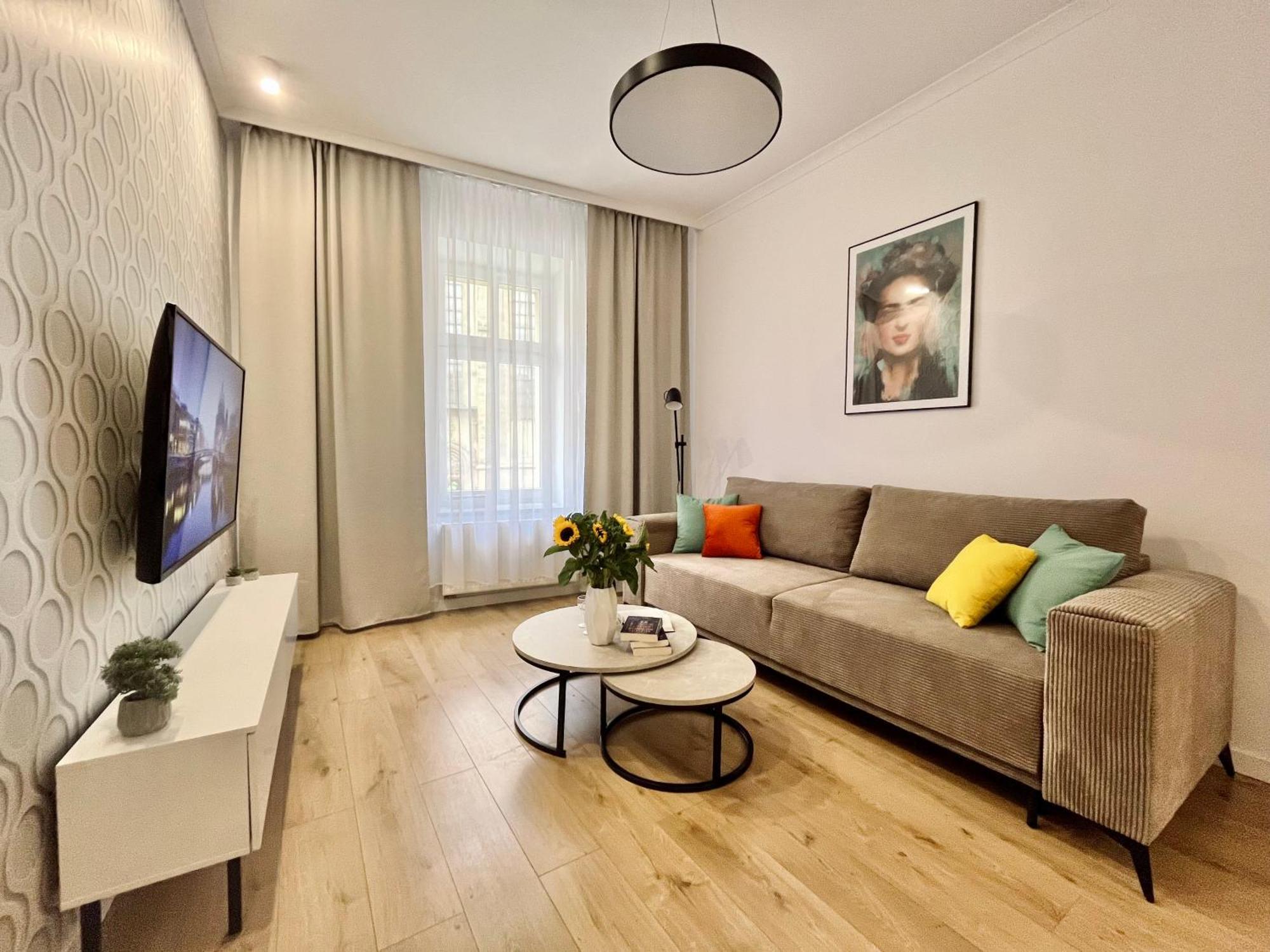 Luna Apartments Еленя-Гура Экстерьер фото